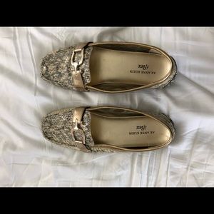 Anne Klein iflex flats